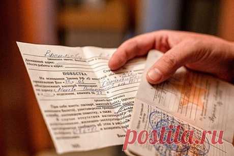 Мобилизованным россиянам объяснили правила уплаты налогов. Федеральная налоговая служба (ФНС) объяснила правила уплаты налогов для мобилизованных россиян. Призванные на военную службу граждане не освобождаются от уплаты налогов, а предприниматели — от страховых взносов за работников, они также должны подавать бухгалтерскую и налоговую отчетность.