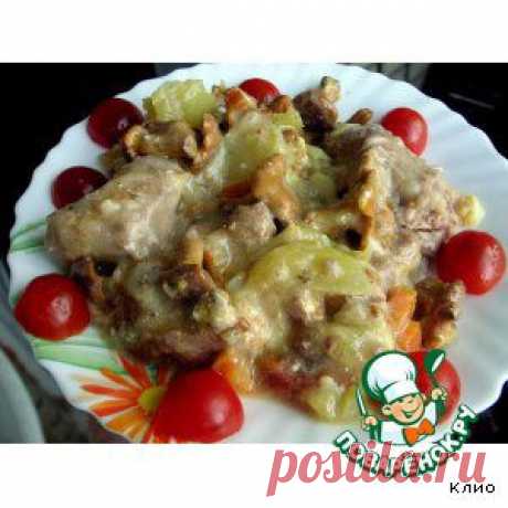 Горшочек с овощами, мясом и лисичками в сметане - кулинарный рецепт