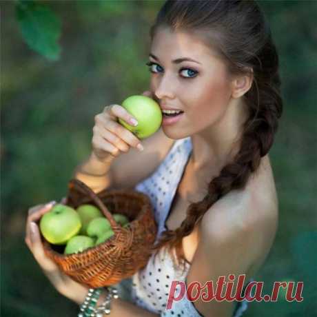 10 энергетических продуктов для мгновенной подзарядки Как часто бывает, что силы покидают нас в самый разгар рабочего дня, как раз в тот момент, когда голова должна быть чистой, с множеством идей и задумок. Но о какой работе может идти речь, когда тело л...