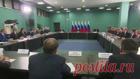 Владимир Путин дал поручение чиновникам провести внутреннее расследование допингового скандала - Первый канал