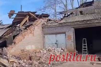 Отопительный котел взорвался в пристройке к российской больнице. В поселке Речушка Нижнеилимского района Иркутской области взорвался отопительный котел, который находился в пристройке к больнице. Об этом сообщило региональное управление МЧС России. По данным министерства, в результате взрыва никто не пострадал, без отопления остались больница и десять жилых домов.