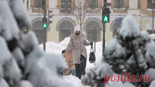 В Москве ожидаются снег и метель в среду. Снег, местами метель, гололедица и -5°C ожидаются в Москве 7 февраля. Об этом сообщили на сайте Гидрометцентра России. Днем в столице синоптики ожидают от -5°C до -3°C. В ночь на четверг может похолодать до -14°C. ...