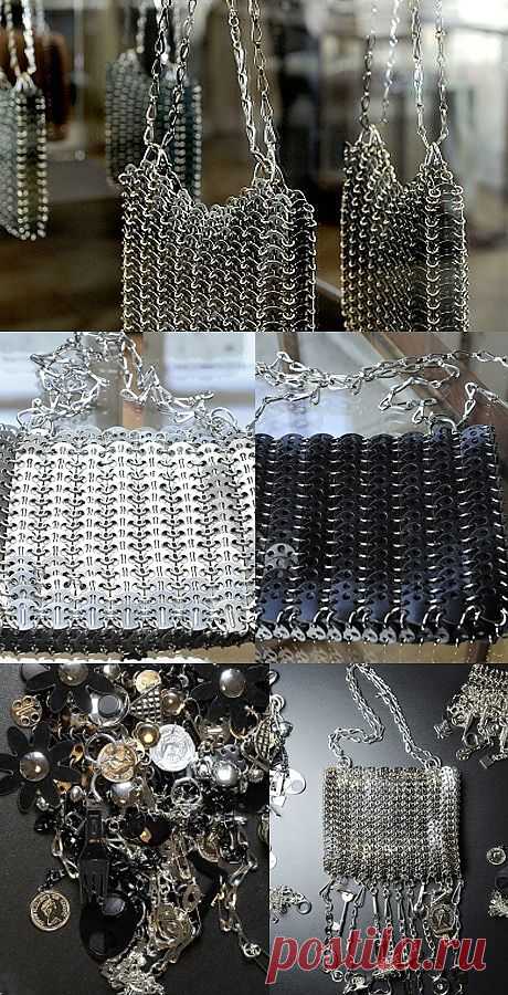 Железная мода. Сумки от Paco Rabanne/ Кутюрье использовал в качестве украшений обычный, на первый взгляд, предметы: ключи, брелоки, навесные замочки, скрепки и английские булавки, монеты