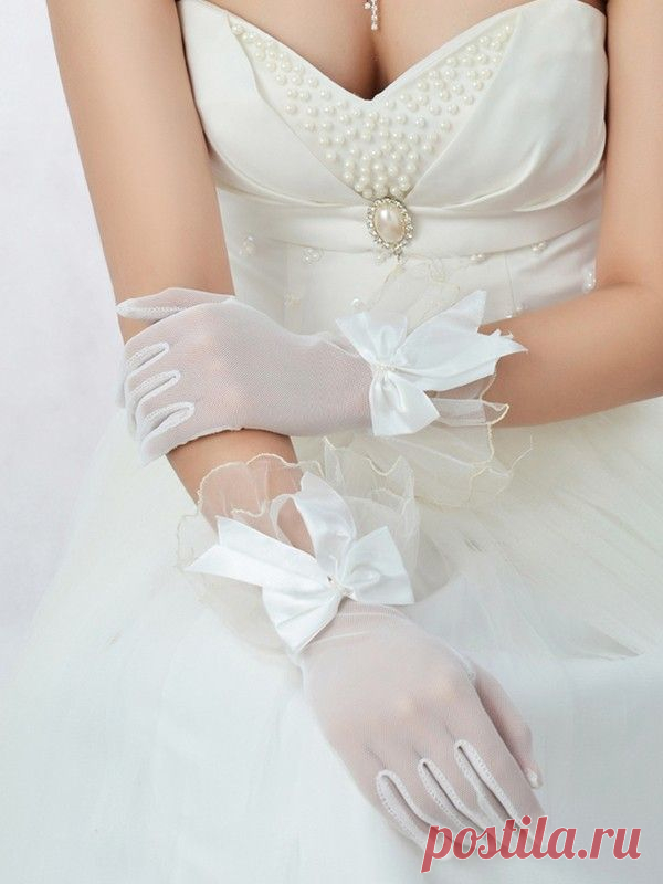 $40.00 Best Tulle Bowknot Wedding Gloves IDRESS911 In Canada Wedding Accessories Prices GLOVES-29941 - ca-bridal.com