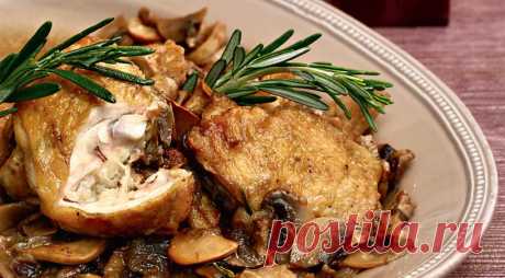 Жаркое из курицы с грибами, луком и розмарином, пошаговый рецепт с фото