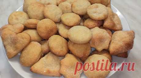 Пеку уже третий день подряд ,так просто,быстро и вкусно! Домашнее печенье на сметане