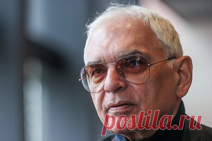 Шахназаров назвал особенность характера москвичей. Российский режиссер, глава «Мосфильма» Карен Шахназаров отметил, что считает москвичей импульсивными. Соответствующую особенность характера жителей столицы он назвал в интервью изданию «Москвич Mag». «Москвичи импульсивные, водят машины непредсказуемо, по езде точно недисциплинированны», — убежден Шахназаров.