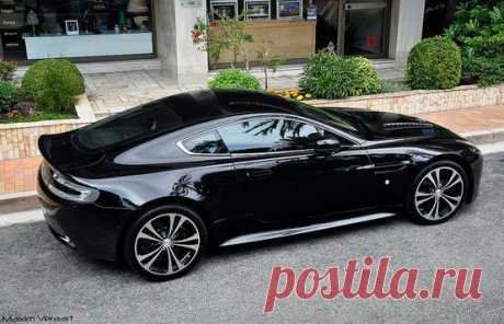 Aston Martin V12 Vantage Carbon Black Edition / Только машины