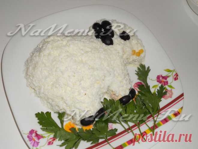 Новогодний салат "Овечка" из курицы: рецепт