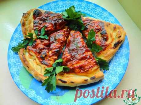 Пицца кальцоне с копчеными колбасками Кулинарный рецепт