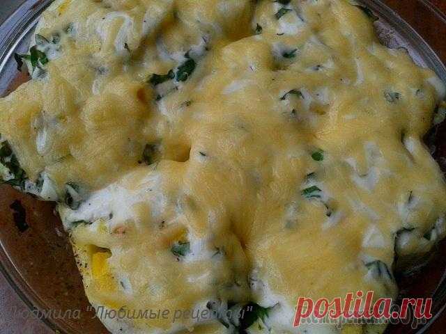 Яйца запечённые в сметане под сыром.