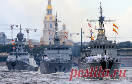 В Главном военно-морском параде примут участие пять кораблей и подлодок Северного флота. В частности, будут задействованы атомоходы &quot;Казань&quot; и &quot;Вепрь&quot;, сообщил источник