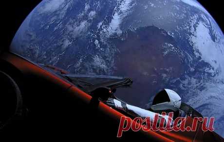 Отправленный в космос автомобиль Илона Маска сделал первый оборот вокруг Солнца Автомобиль Tesla Roadster из личной коллекции основателя компании Space X Илона Маска с одетым в скафандр манекеном Starman за рулем, выведенный в космос