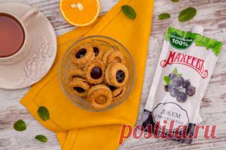Сахарное печенье «как у бабушки» с черносмородиновым джемом Махеевъ