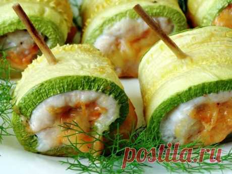 КАБАЧКОВЫЕ РУЛЕТИКИ ЗАПЕЧЕННЫЕ С КУРИНЫМ ФИЛЕ И СЫРОМ.