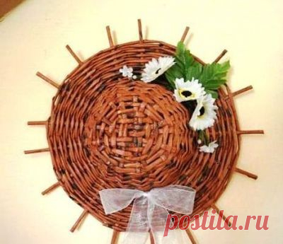 Шляпа из газетных трубочек