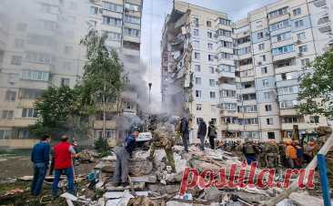 МЧС сообщило о шестом погибшем в результате обрушения дома в Белгороде. Число погибших в результате обрушения жилого дома в Белгороде выросло до шести, сообщили в МЧС.