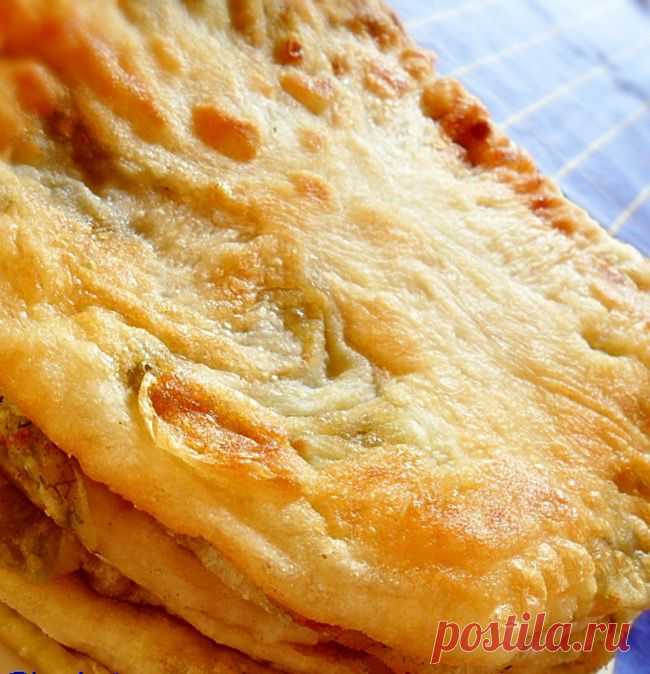 Ароматные лепёшки с начинкой: творог,яйца,зелень
