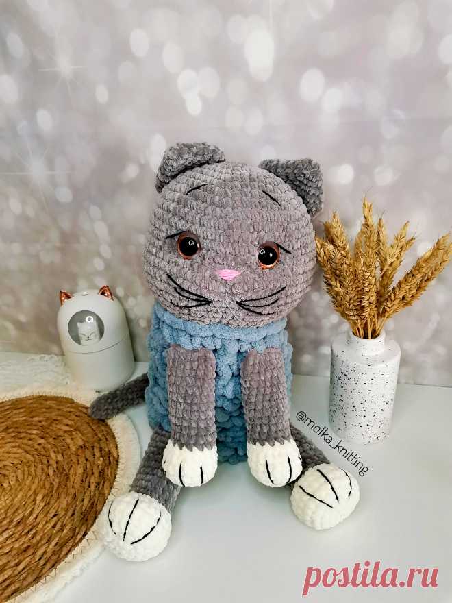 PDF Кошечка Глаша крючком. FREE crochet pattern; Аmigurumi toy patterns. Амигуруми схемы и описания на русском. Вязаные игрушки и поделки своими руками #amimore - плюшевая кошечка, большая кошка из плюшевой пряжи, пижамница в виде котика, котёнок, кот.