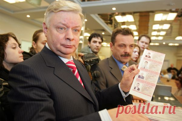 Один паспорт хорошо, а два лучше: россиянам разрешат дублировать загран