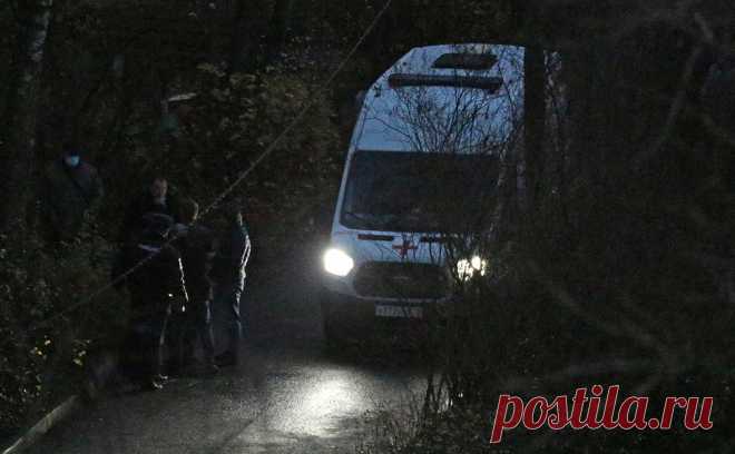 В лесу в Ленобласти нашли тело инкассатора с огнестрельным ранением. Тело мужчины с огнестрельным ранением обнаружили в лесу рядом с дорогой Кириши — Будогощь в Ленинградской области.