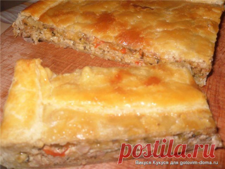 Слоеный пирог с мясным фаршем, сыром, брынзой и перцем • Пироги, пирожки