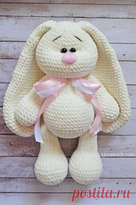 Зайки
Шедевры амигуруми - ЛУЧШЕЕ из мира амигуруми!!
Источник: https://vk.com/wall-59531231_101588

Автор описания: Марина Григоревская
Автор игрушки с дополнением в МК: Ольга Филиппова

Дополнение к описанию Ольги Филипповой:

Связан по МК от Марины Григоревской с моими изменениями.
(Документ под фото)
 Рост зайки 32 см.
 Пряжа Himalaya dolphin baby (расход примерно 2,5 мотка)
 Крючок № 4
 Глазки бусинки
 Носик. Пряжа YarnArt BABY. Крючок № 2
(Носик начесала, поэтому он т...