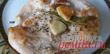 Куриное филе с розмарином и чесноком: жарим без масла