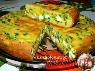Пирог с зеленым луком и яйцом.