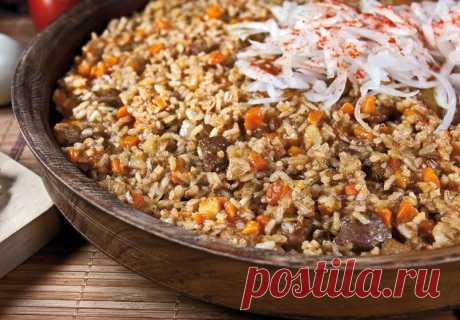 Шавля с мясом и чесночным соусом