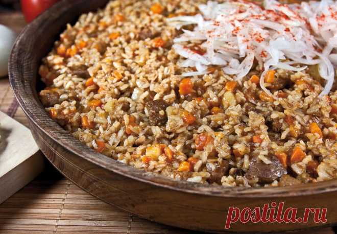 Шавля с мясом и чесночным соусом