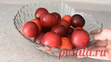 Вкусняшка из слив без сахара. Хранится целый год. Можно добавить яблоки, и будет ещё вкуснее Приготовьте вкусный десерт из слив, который может храниться год. Если к нему добавить яблоки, то будет ещё вкуснее! Однако обычно такая вкусняшка долго не задерживается на столе.Возьмите 1 кг слив....