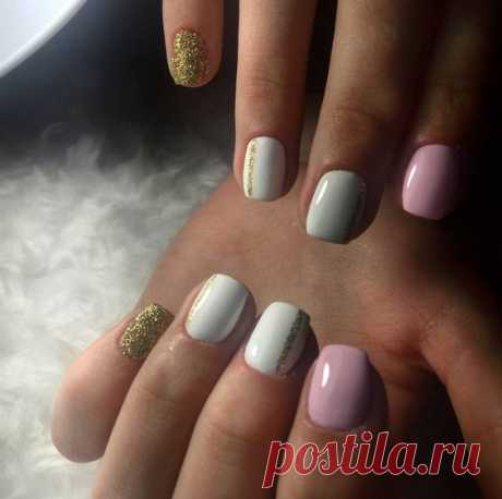 Нежный светлый маникюр с золотом 2023 Modnail.ru - Красивый маникюр