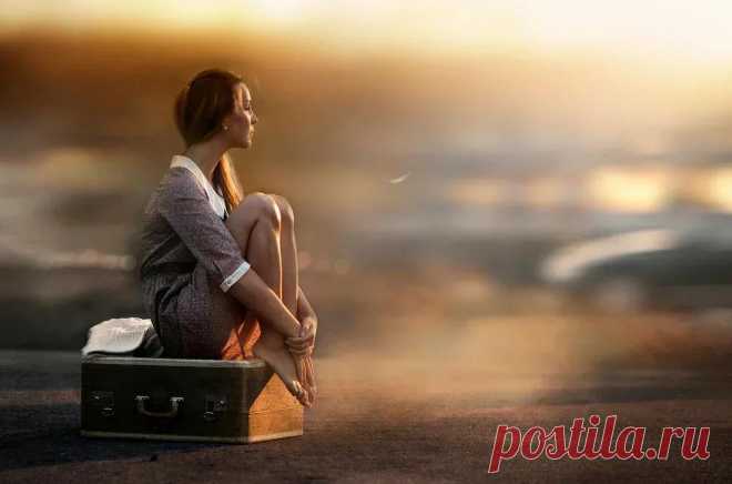 Почему женщины сейчас предпочитают одиночество, а не мужчину
На фоне войны полов и гендерного хаоса женщины все чаще выбирают жить одной, хоть мужчины вовсю стращают тоскливой одинокой судьбой в окружении легендарных 40 кошек, видимо считая, что женщине с лодырем или психопатом все же лучше да поспокойней, чем с этими пушистыми агрессорами. Почему современные женщины предпочитают свободу отношениям с мужчиной? У меня есть знакомая, […]
Читай пост далее на сайте. Жми ⏫ссылку выше