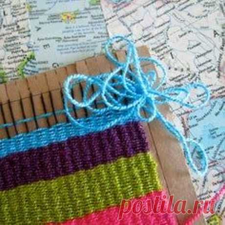 How to Weave on a Cardboard Loom: 9 Steps (with Pictures)