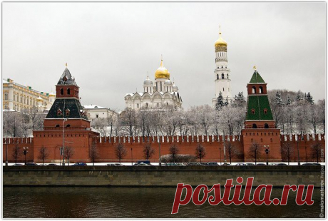 Московский кремль, 3D-панорамаМосковский кремль – очень древняя часть столицы России – Москвы. Считается, что это архитектурное сооружение является одним из самых красивейших ассамблей мира. !!!!!!!!