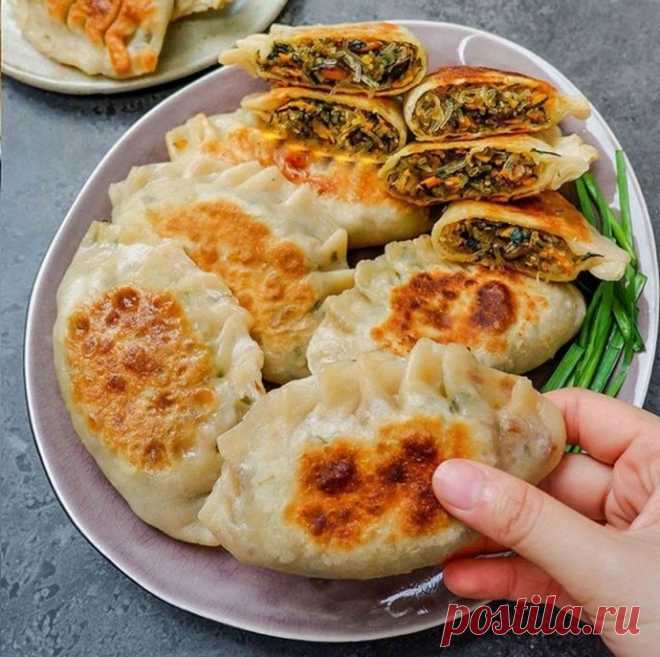 ​Пирожки с зеленым луком