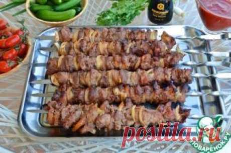 Шашлык в хлебном маринаде с соусом - кулинарный рецепт