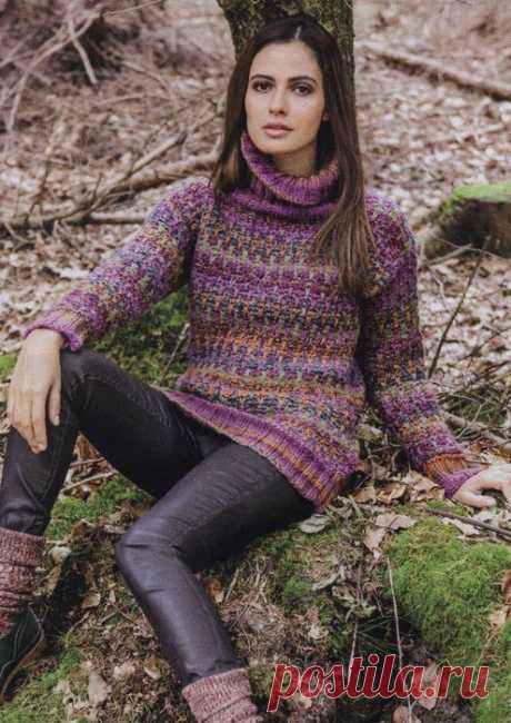 Разноцветный свитер узором из спущенных петель