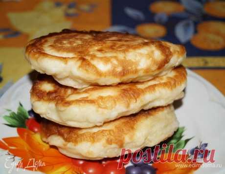 Оладьи-пышки. Ингредиенты: яйца куриные, сахар, соль