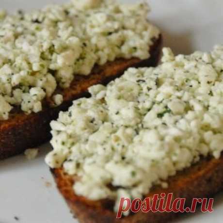 12 вкуснейших намазок на хлеб, которые утолят голод в два счёта!