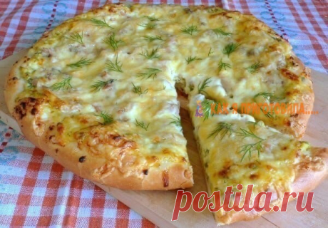 Деревенская пицца Пицца деревенская с курицей напомнит вам детство, лето у бабушки и отдых на природе. Но она так же входит в меню самых лучших столичных пиццерий.