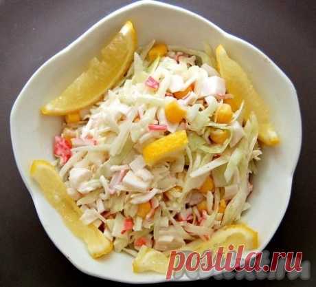 Салат с капустой и крабовыми палочками - рецепт с фото
