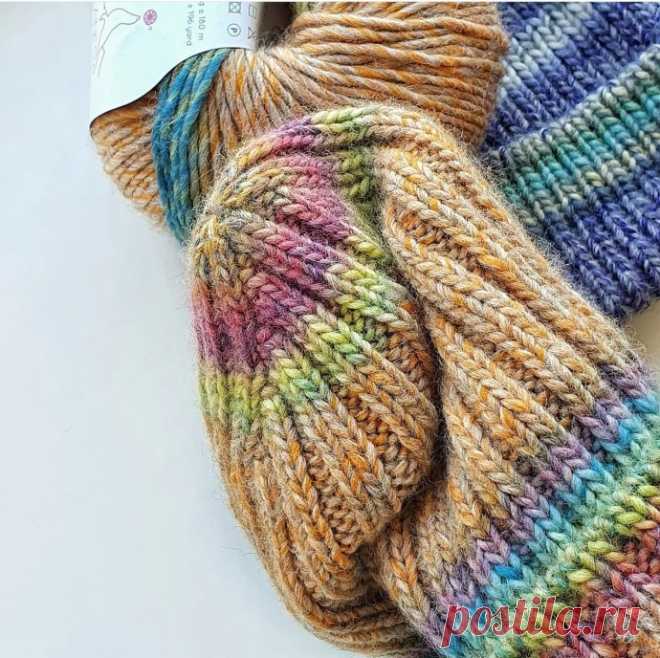 Шапка спицами резинкой 2 на 2