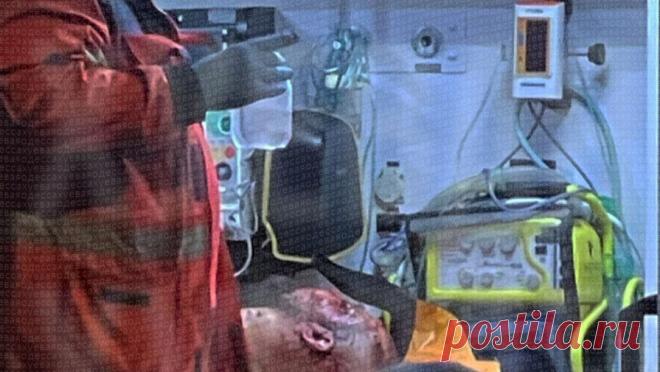 Житель Одессы взорвал три гранаты в жилом доме, есть пострадавшие. В Одессе мужчина взорвал три гранаты в жилом доме. Об этом пишет "Страна.ua" со ссылкой на местные паблики. На кадрах с места происшествия у здания работают сотрудники экстренных служб. Медики отвозят окровавленного мужчину на ...