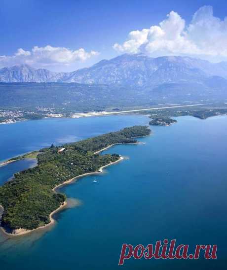 Island &quot;St.Marko&quot; &amp; &quot;Island of flower&quot; &amp; aeroport Tivat