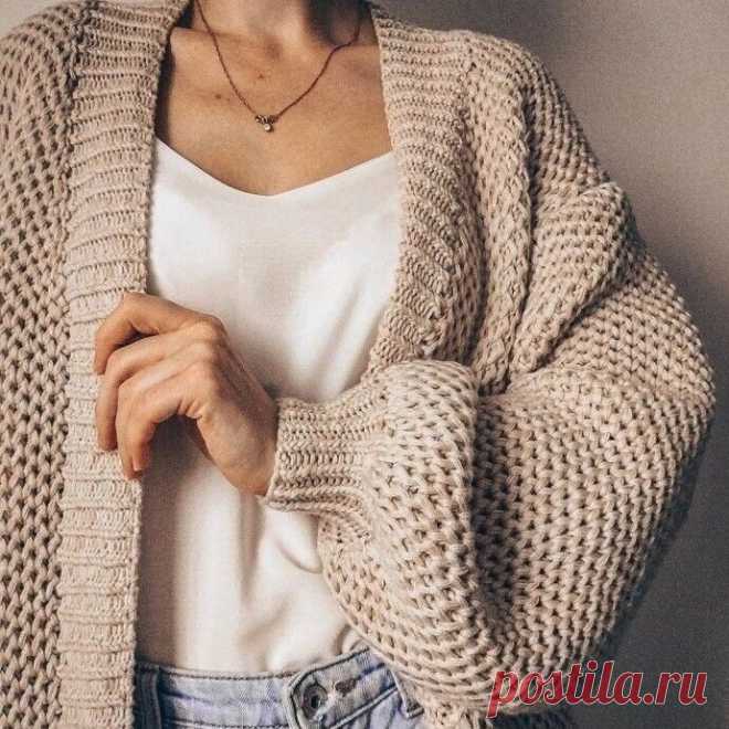 Эффектный кардиган в стиле оверсайз Сейчас всем нам, как никогда, нужна поддержка. Что мы, рукодельницы, можем сделать? Конечно же, наполнять пространство вокруг себя добром и созиданием. Давайте продолжать заниматься творчеством, вязать, вдохновлять и поддерживать своих коллег по творчеству! Делитесь своими работами,...