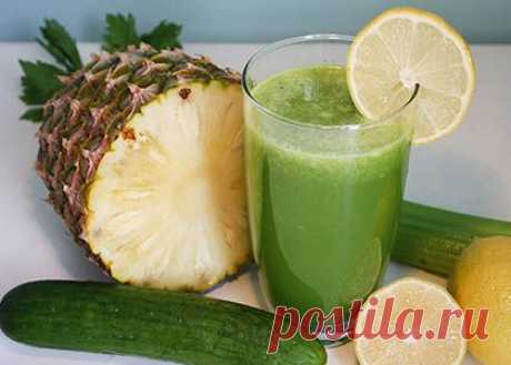Quick Quencher Pineapple Juice | Reboot With Joe
Ингредиенты:
     ¼ ананаса
     2 огурца
     2 стебля сельдерея
     1 лимон