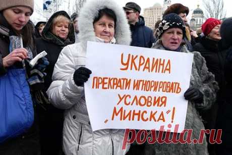 Лавров назвал шулерами западных подписантов Минских соглашений. Россия честно выполняла положения Минских соглашений, в то время как остальные подписанты позже признались в том, что договоренности были подписаны для того, чтобы выиграть время для военной помощи Украине и подготовке к конфликту с Россией. Об этом заявил глава российского МИД Сергей Лавров на пресс-конференции.