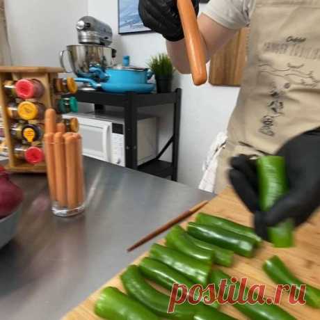 Recipe: Poké Ball Burgers Poké Ball Burgers - For 2 people - Ready in 30 minutes